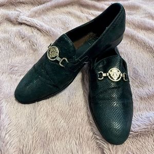 Gucci slip on loafers Insignia Medallion Flats Ref